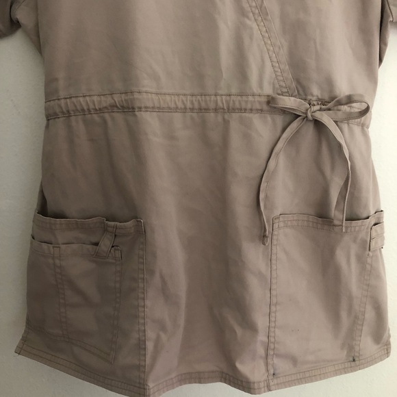 Cherokee tan/khaki scrub top - Picture 4 of 4